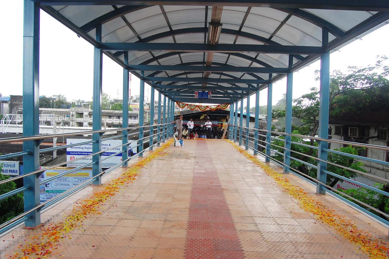 Vile Parle Skywalk 1