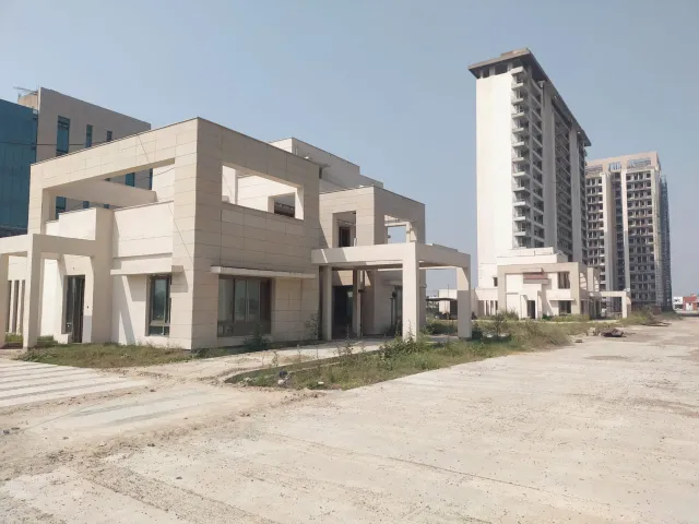 Lucknow RMLA Photos 1